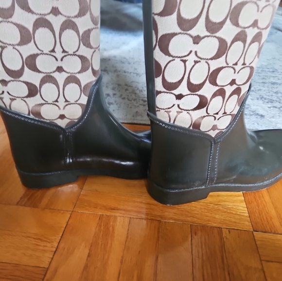 Coach Tristee Rubber Rain Boots Brown/Khaki Signature Lace Up Back Size 8 EUC - Picture 13 of 16